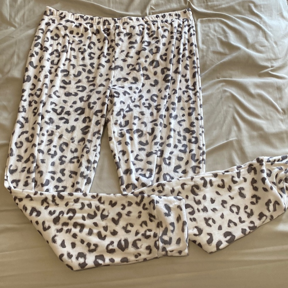 Nicole miller pajama set
